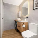 度假居 Sarnia Hq Container House In With Garden And Air Conditioning By Renters 别尔斯克-比亚拉