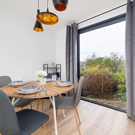 Sarnia Hq Container House In With Garden And Air Conditioning By Renters *