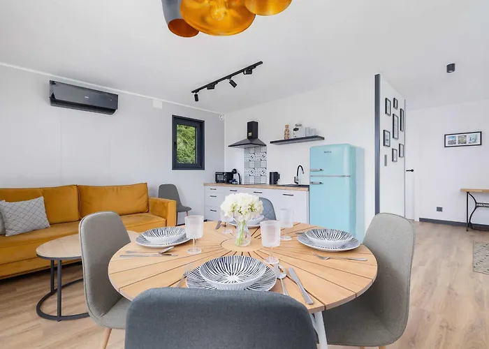 Sarnia Hq Container House In With Garden And Air Conditioning By Renters * بييلسكو بياوا