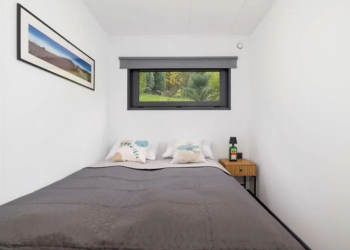 Sarnia Hq Container House In With Garden And Air Conditioning By Renters