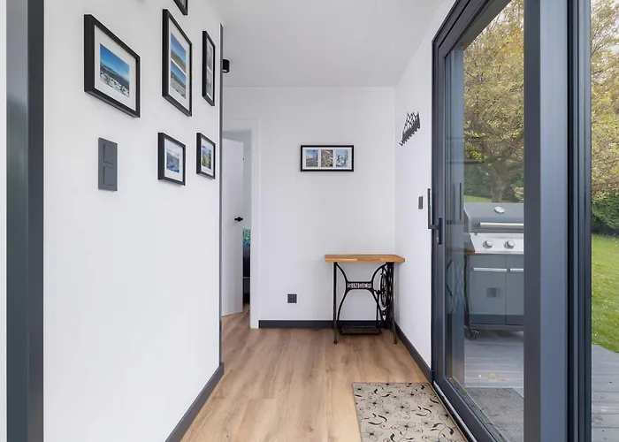 Sarnia Hq Container House In With Garden And Air Conditioning By Renters بييلسكو بياوا