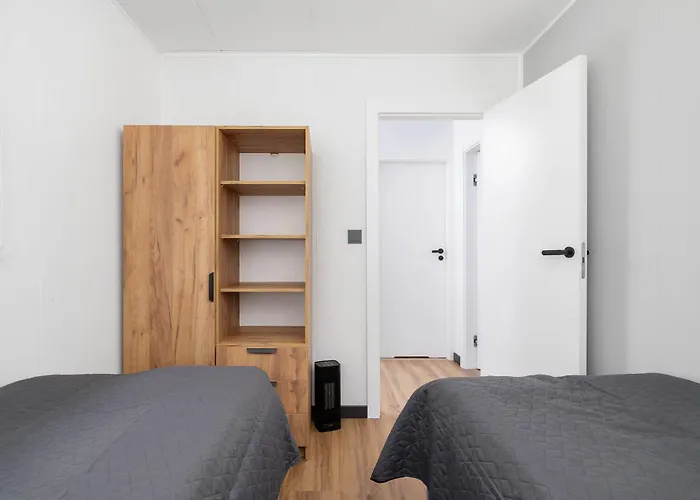 Sarnia Hq Container House In With Garden And Air Conditioning By Renters بييلسكو بياوا