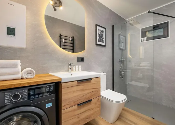 Sarnia Hq Container House In With Garden And Air Conditioning By Renters بيت للعطل