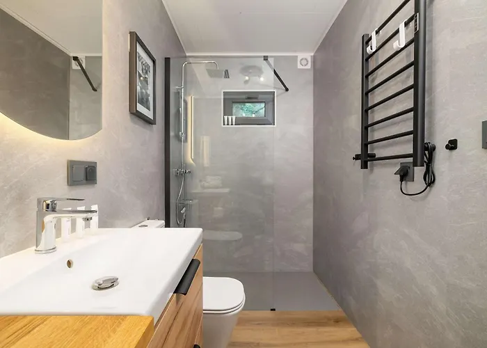 Sarnia Hq Container House In With Garden And Air Conditioning By Renters * بييلسكو بياوا