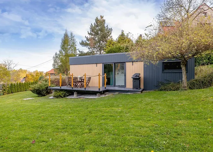 Sarnia Hq Container House In With Garden And Air Conditioning By Renters بيت للعطل *