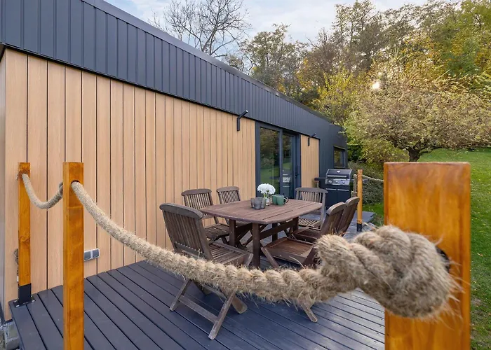 بيت للعطل Sarnia Hq Container House In With Garden And Air Conditioning By Renters *