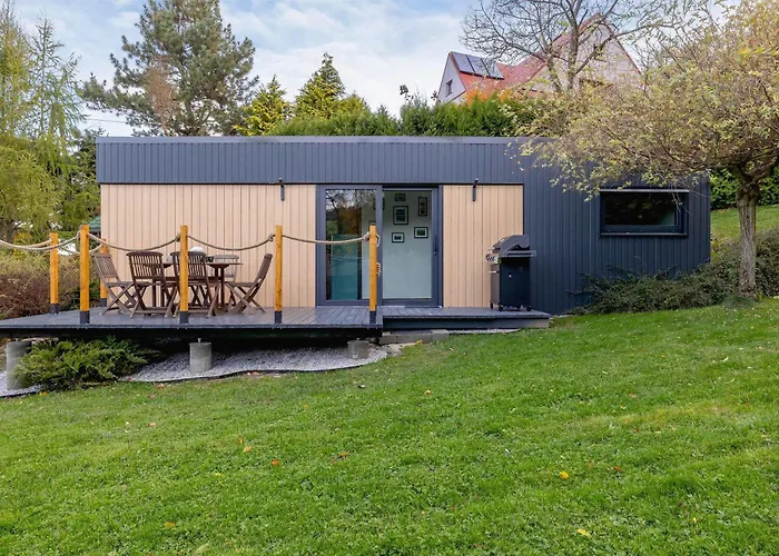 Sarnia Hq Container House In With Garden And Air Conditioning By Renters