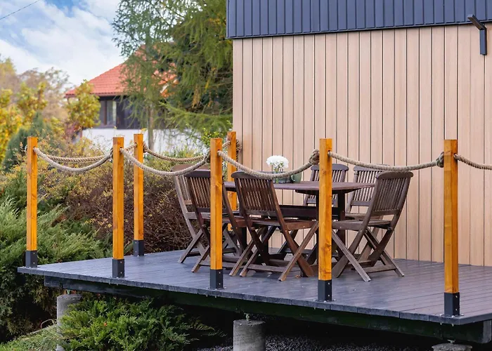 Sarnia Hq Container House In With Garden And Air Conditioning By Renters بييلسكو بياوا